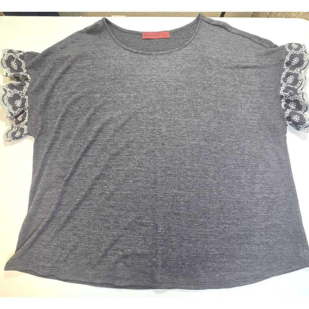 Love Scarlett Womens Gray Ruffle Embroidery Short Sleeve Accent Top size 2X Soft